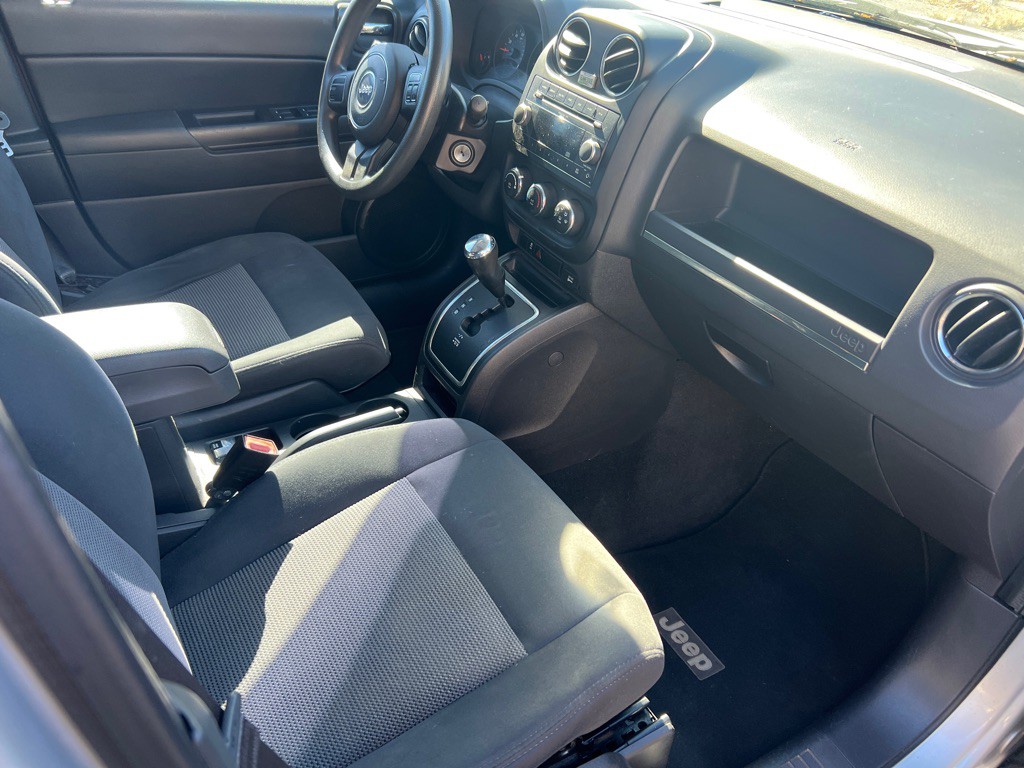 2011 Jeep Compass Image 8