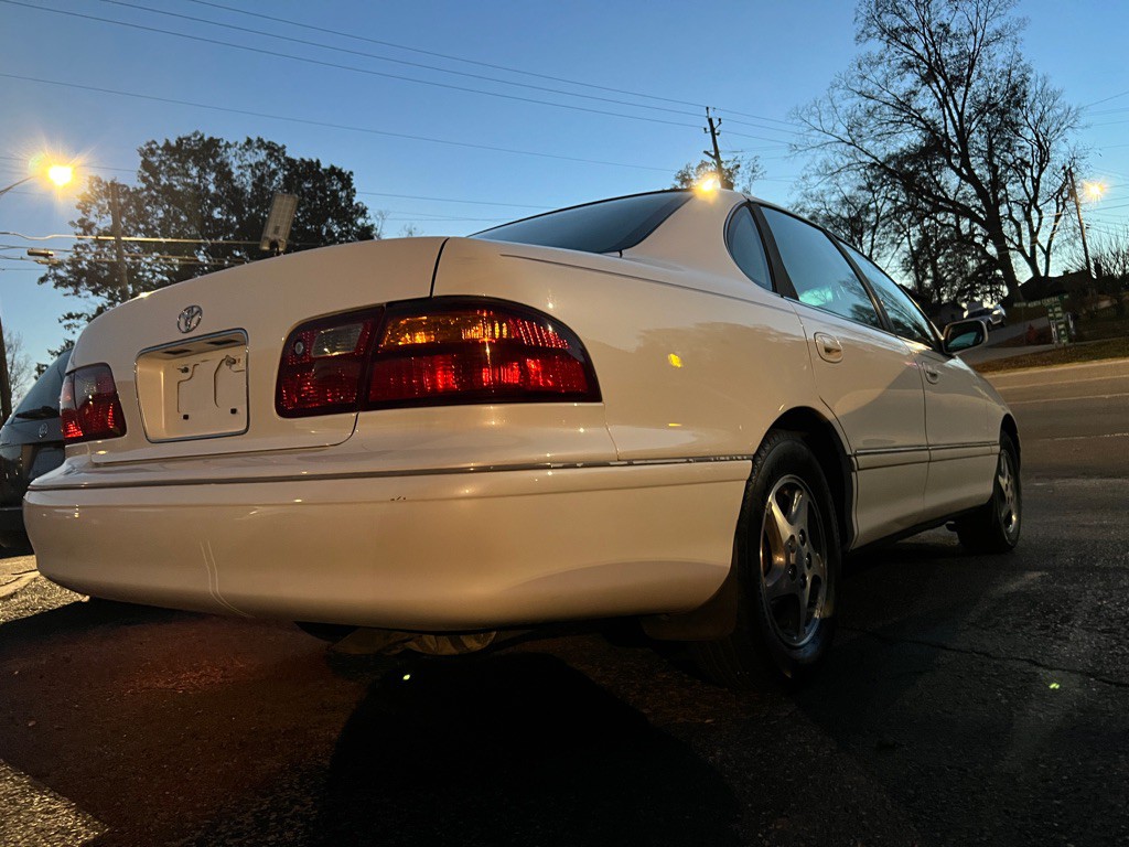 1999 Toyota Avalon Image 11