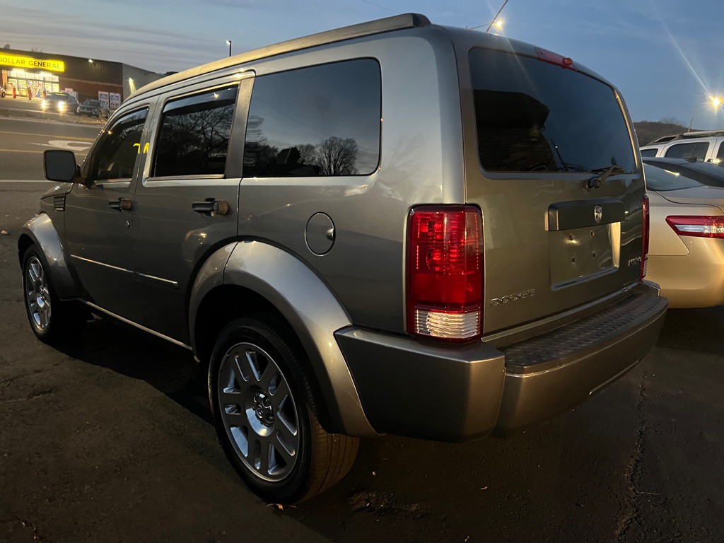 2011 Dodge Nitro Image 2