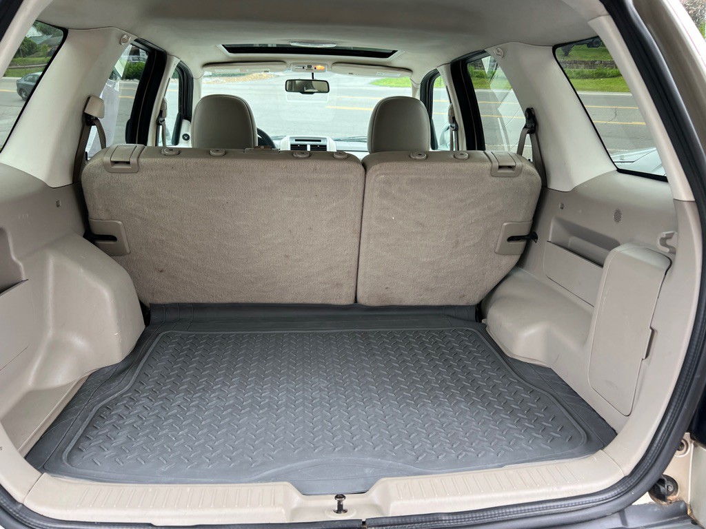 2010 Mercury Mariner Image 17