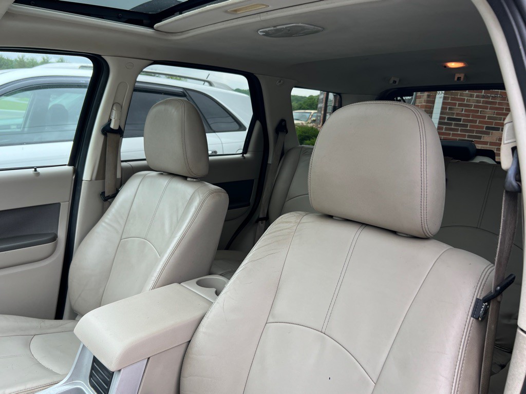 2010 Mercury Mariner Image 20