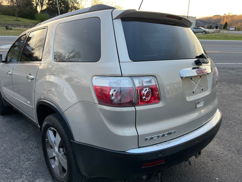 2011 GMC Acadia Image 7