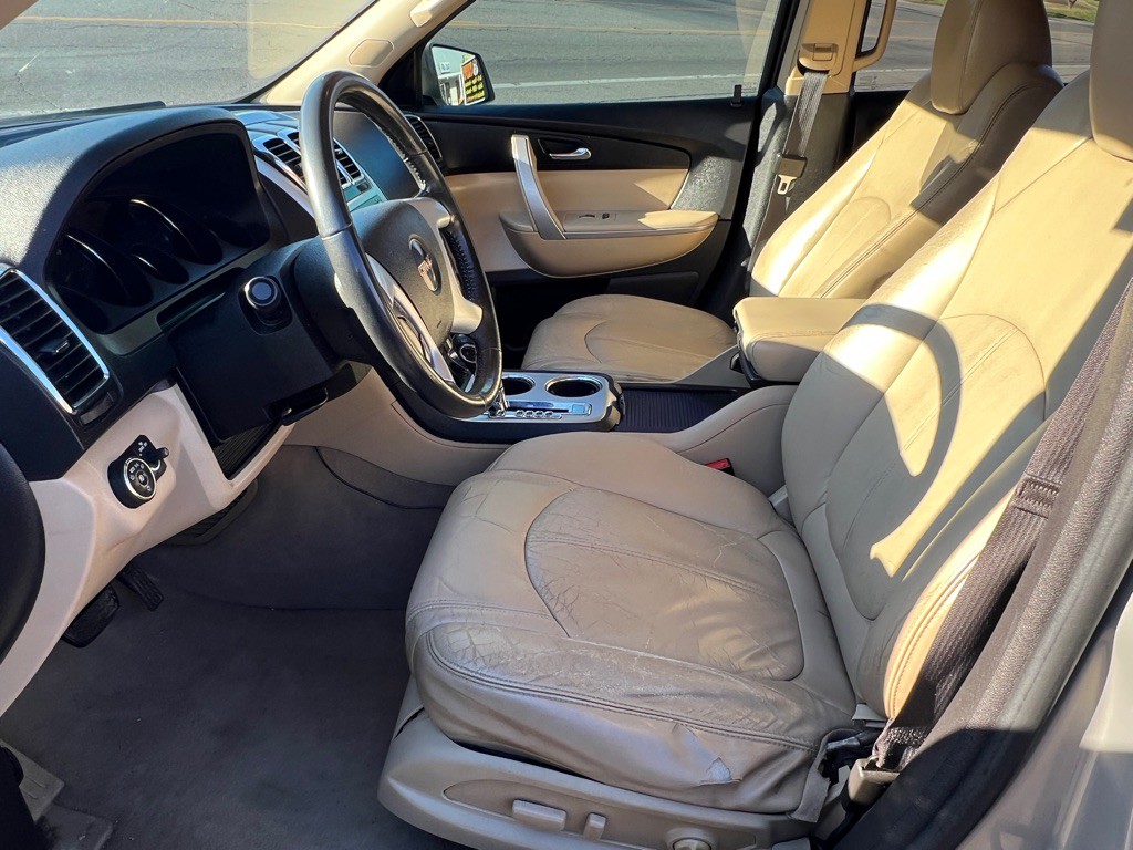 2011 GMC Acadia Image 9