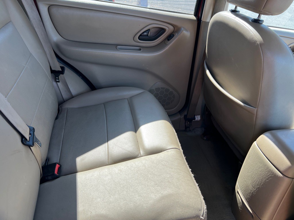 2007 Ford Escape Image 12