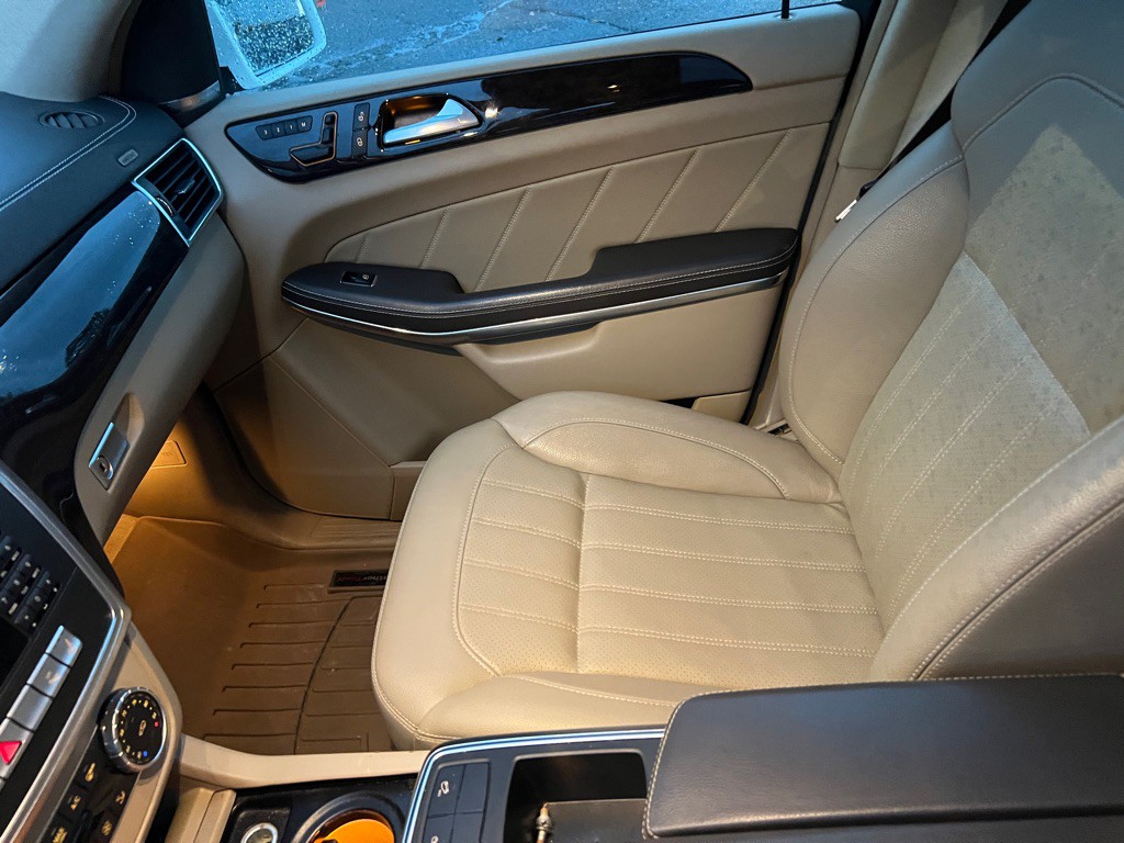 2014 Mercedes-Benz GL-Class Image 21