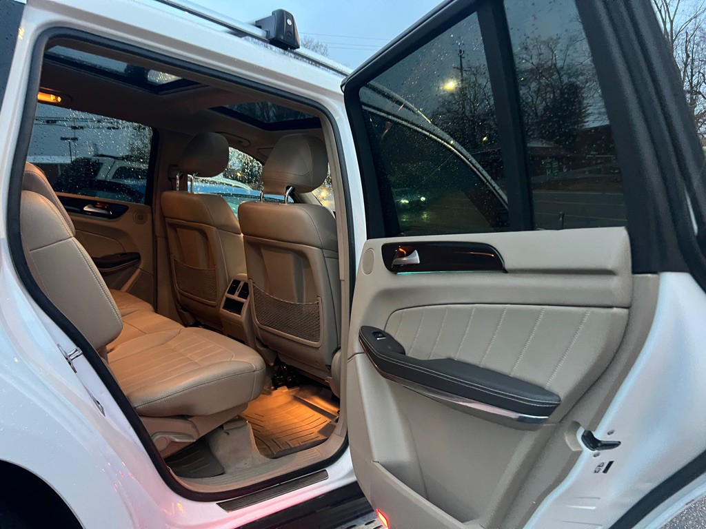 2014 Mercedes-Benz GL-Class Image 38