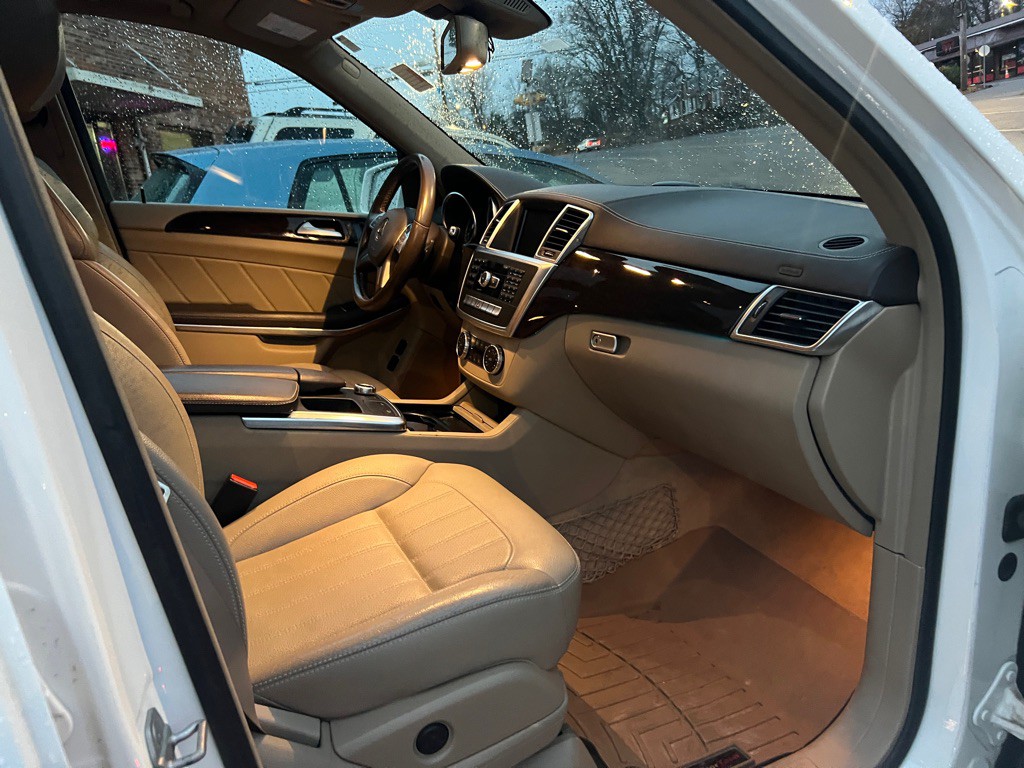 2014 Mercedes-Benz GL-Class Image 39