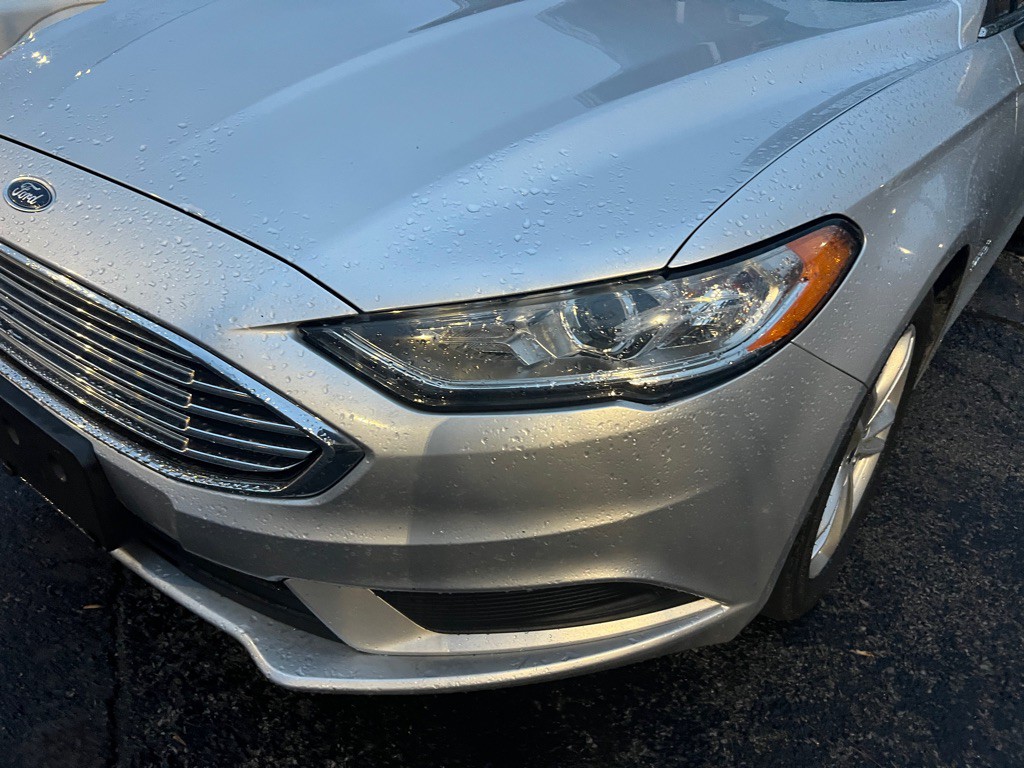 2018 Ford Fusion Image 2