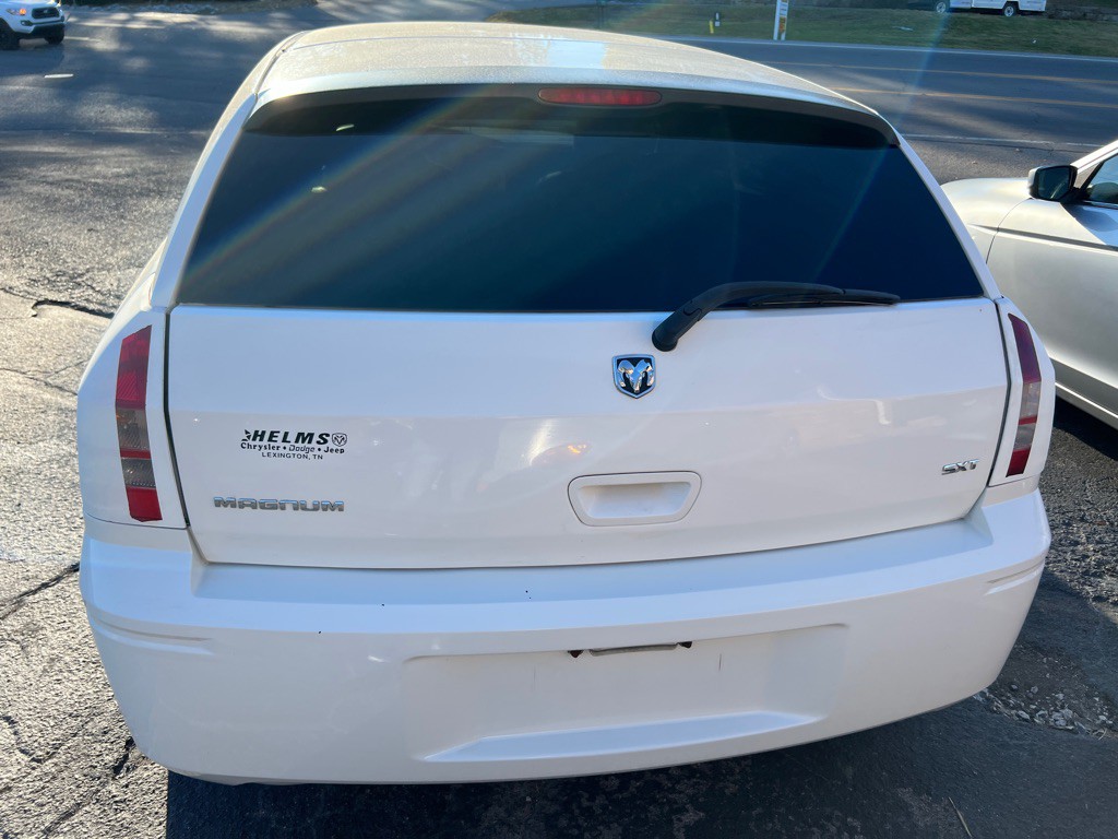 2007 Dodge Magnum Image 4