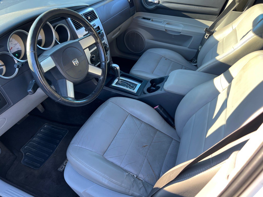 2007 Dodge Magnum Image 9