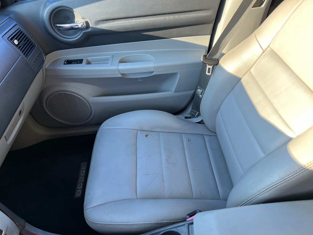 2007 Dodge Magnum Image 12