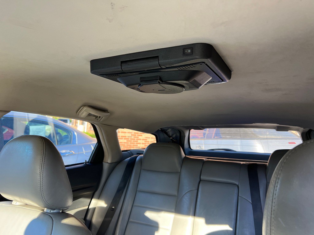 2007 Dodge Magnum Image 13