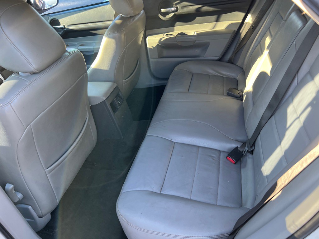 2007 Dodge Magnum Image 16