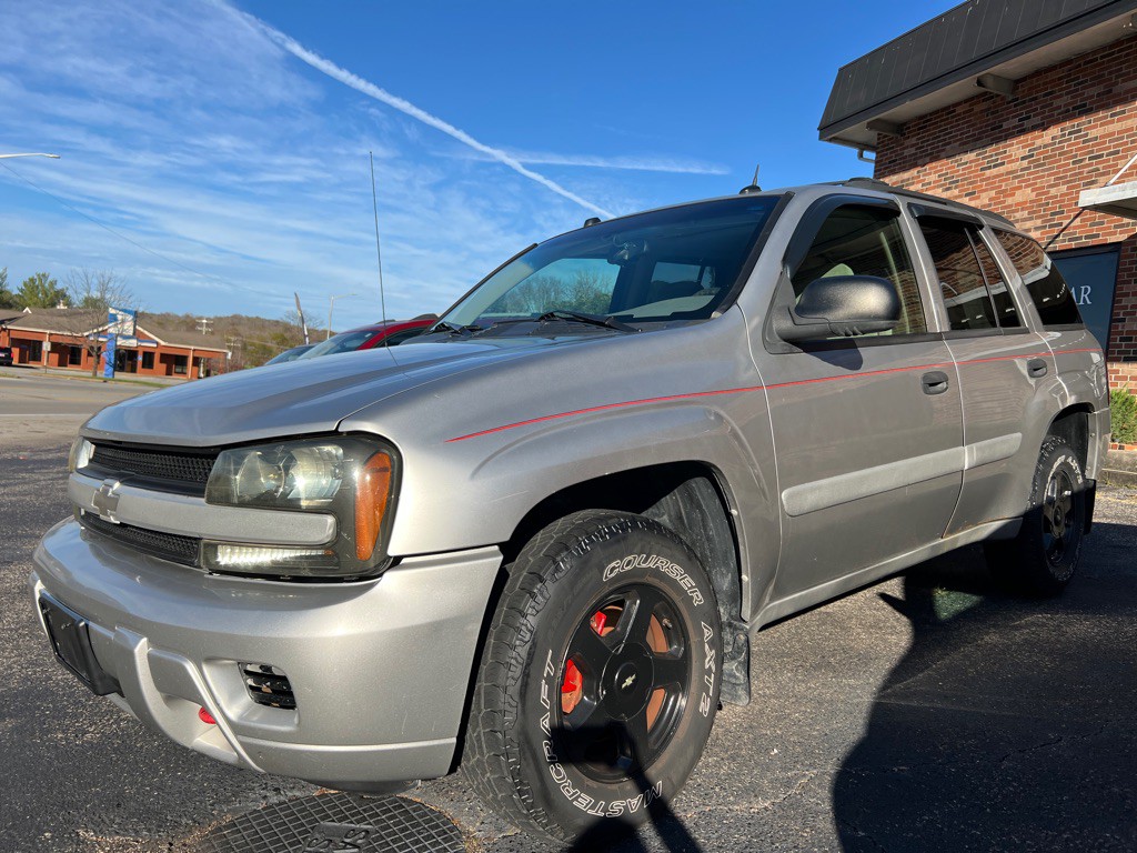 2005 Chevrolet Trailblazer Image 1
