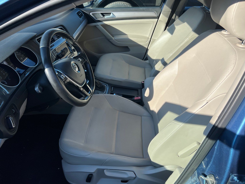 2015 Volkswagen Golf Image 11