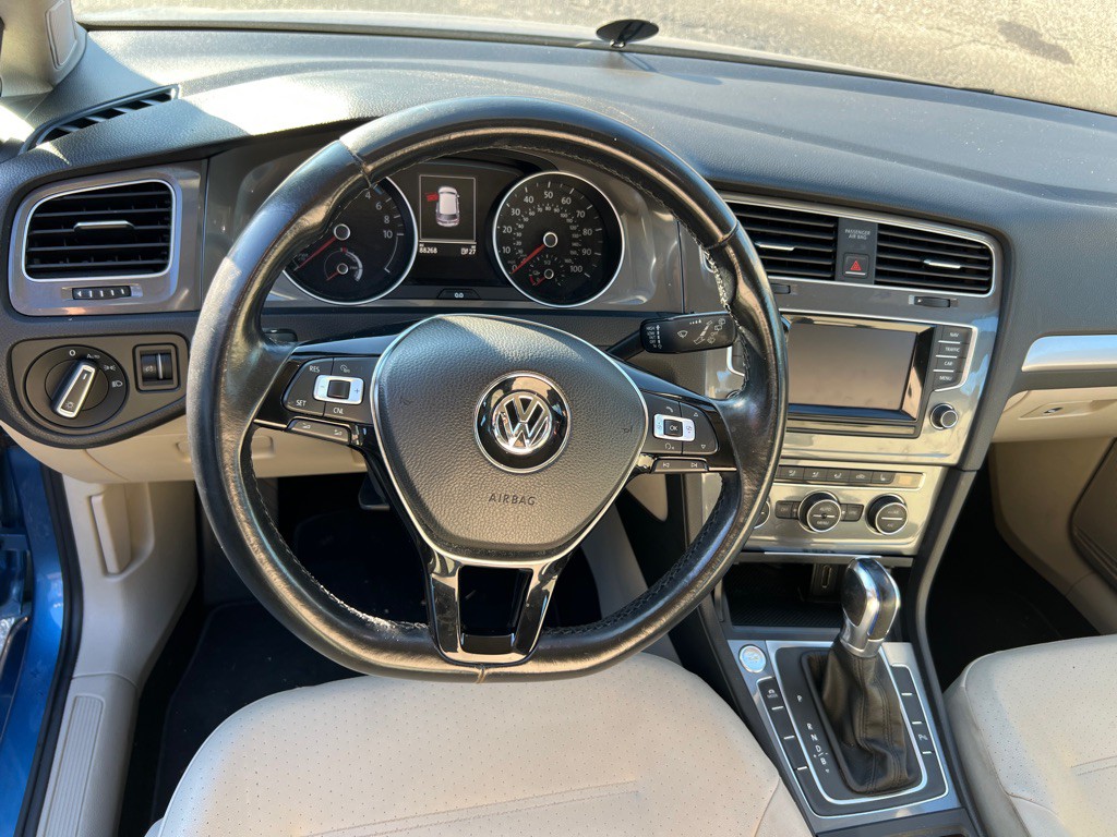 2015 Volkswagen Golf Image 12