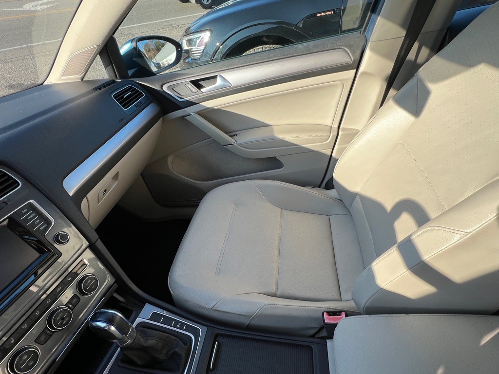 2015 Volkswagen Golf Image 13