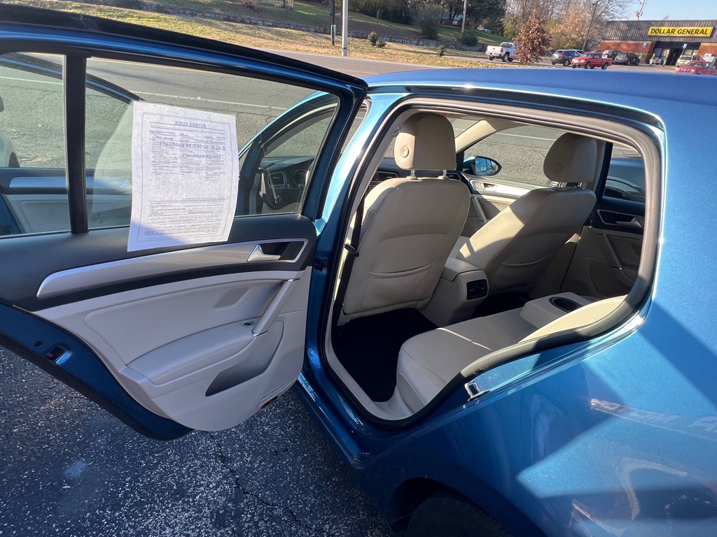 2015 Volkswagen Golf Image 18