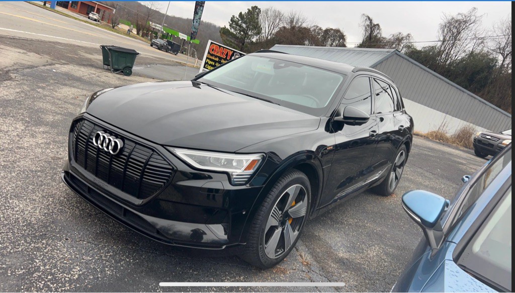 2023 Audi E-tron Image 1
