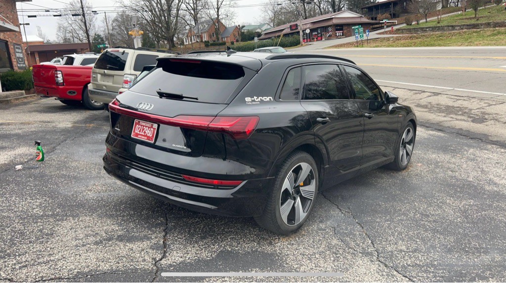 2023 Audi E-tron Image 4