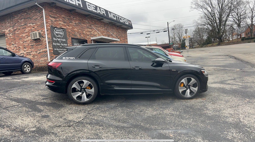 2023 Audi E-tron Image 5