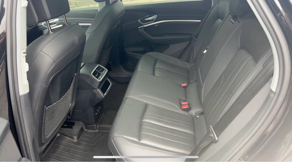 2023 Audi E-tron Image 13