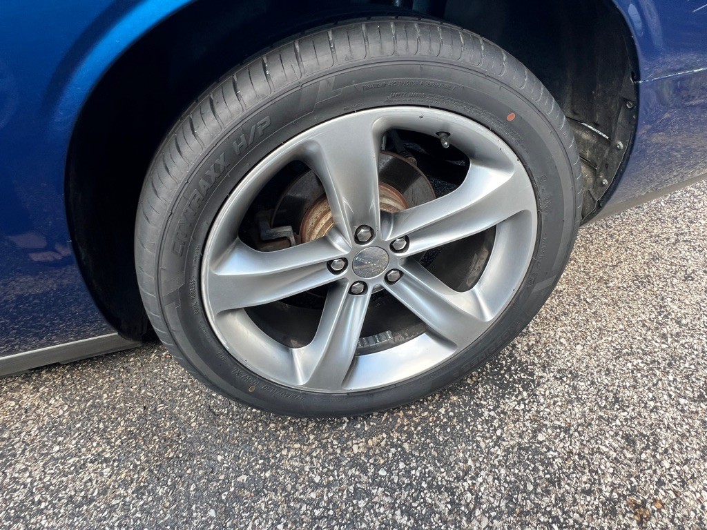 2009 Dodge Challenger Image 10