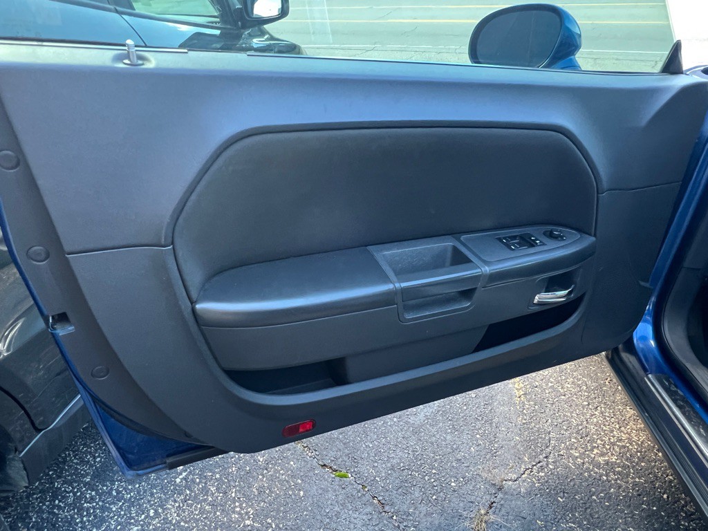 2009 Dodge Challenger Image 12