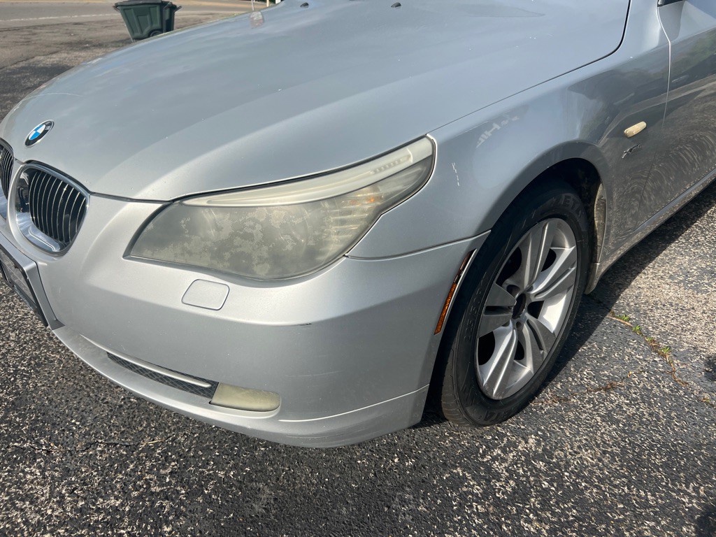 2010 BMW 5 Series Image 2