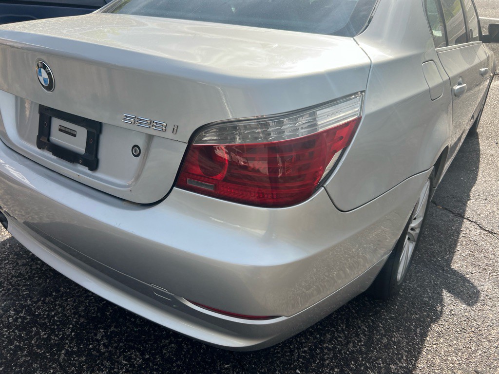2010 BMW 5 Series Image 8