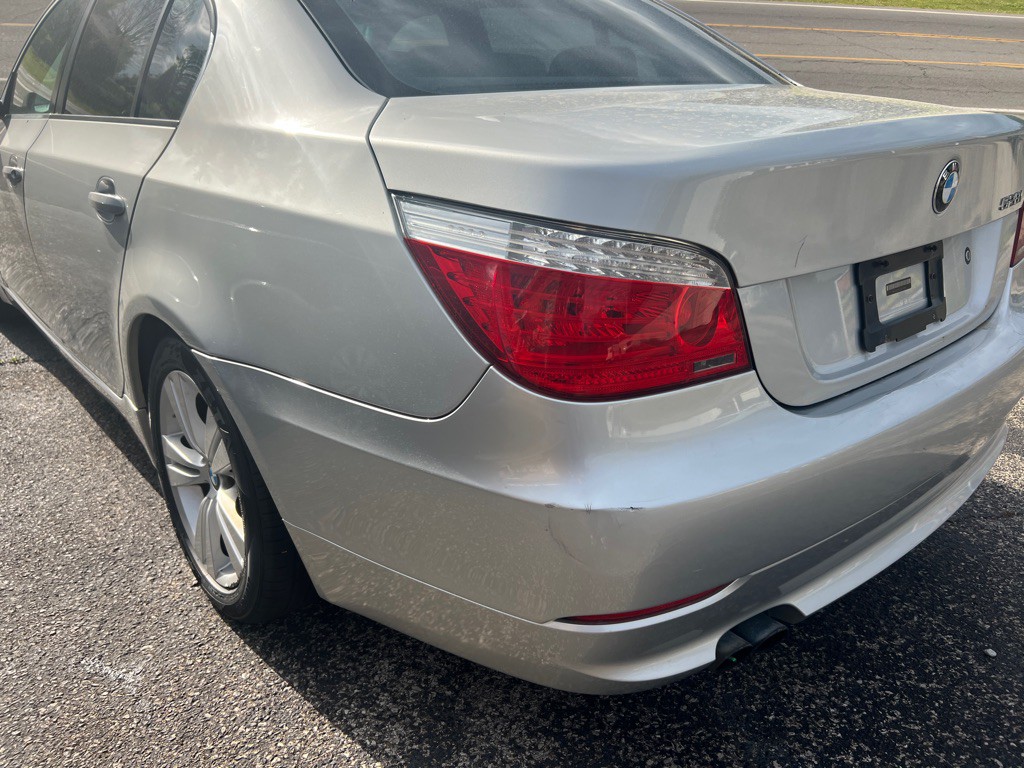 2010 BMW 5 Series Image 10