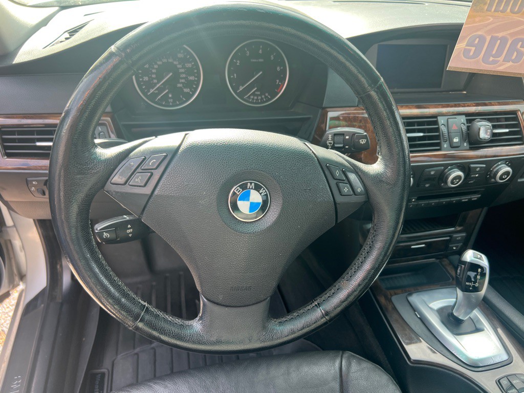 2010 BMW 5 Series Image 15