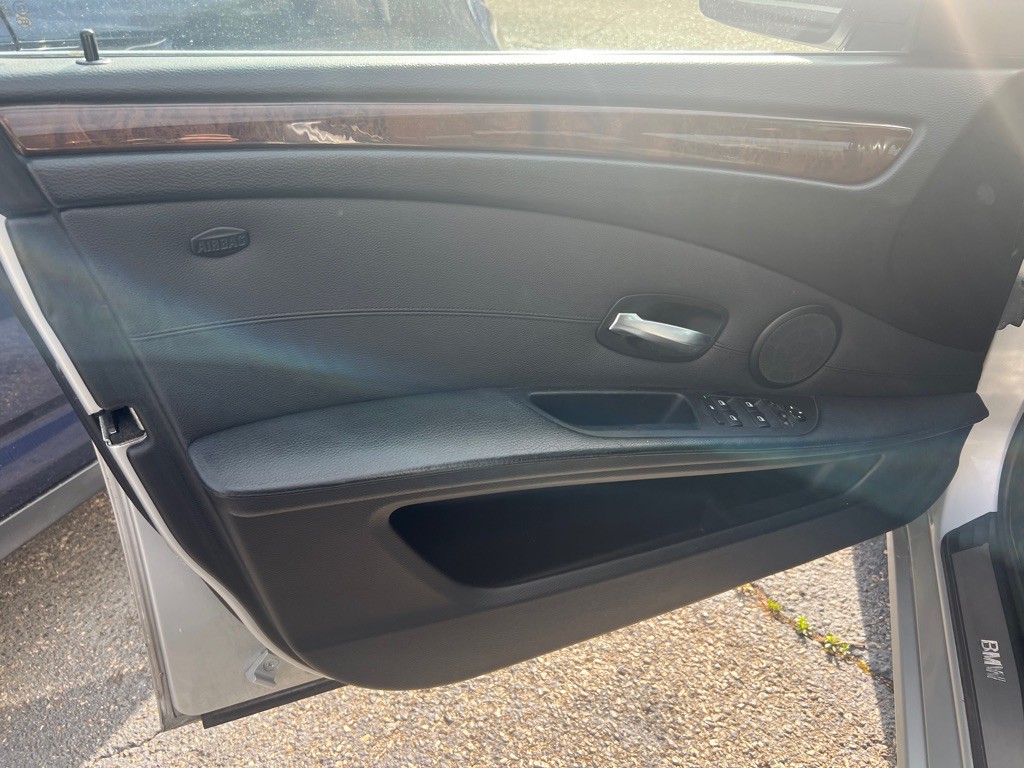 2010 BMW 5 Series Image 16