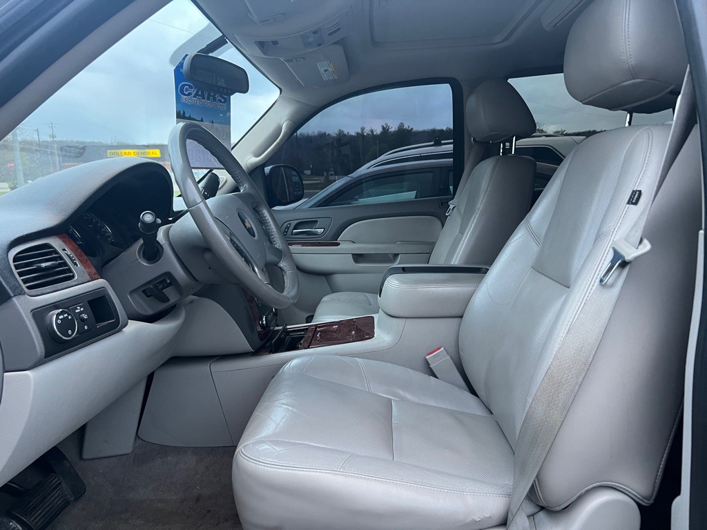 2011 Chevrolet Tahoe Image 11