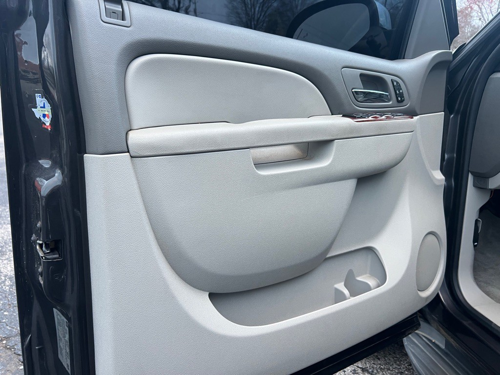 2011 Chevrolet Tahoe Image 13