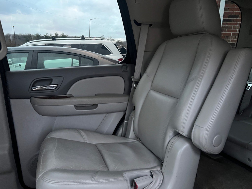 2011 Chevrolet Tahoe Image 14