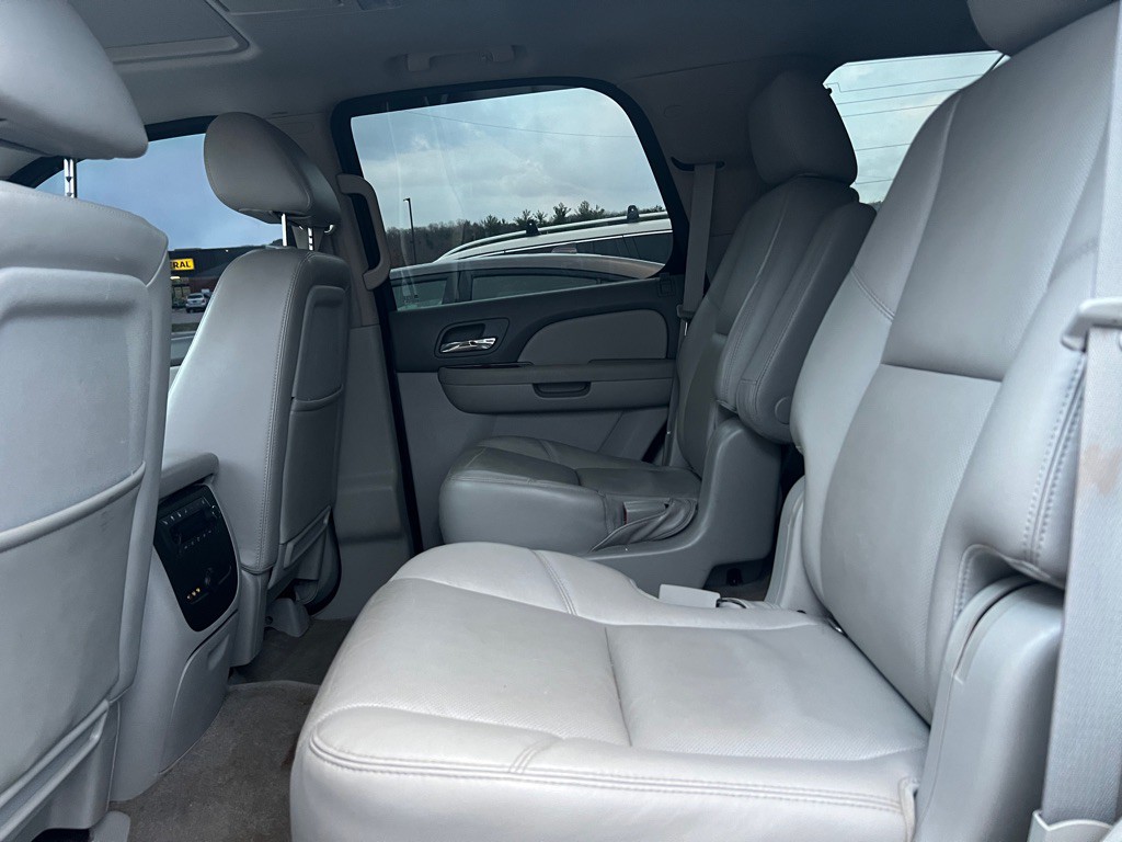 2011 Chevrolet Tahoe Image 15