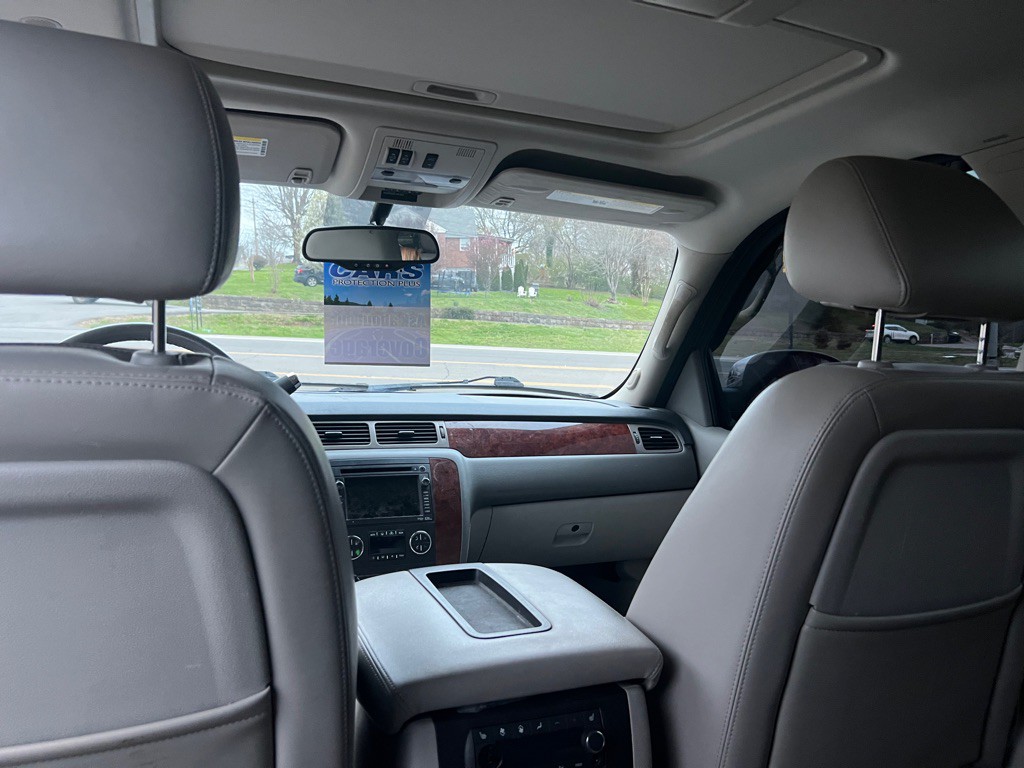 2011 Chevrolet Tahoe Image 18