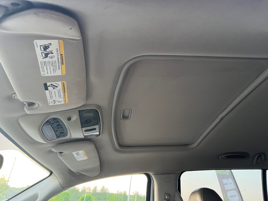 2005 Dodge Durango Image 12