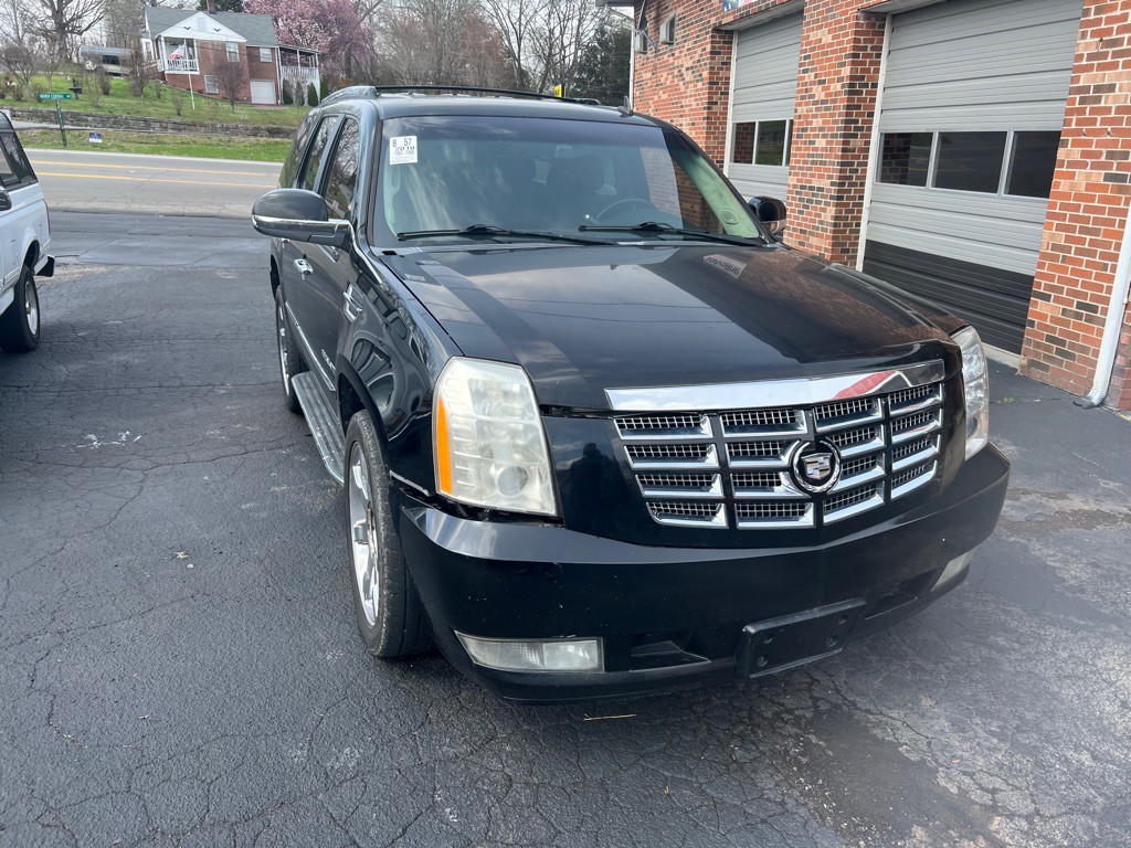 2010 Cadillac Escalade Image 2