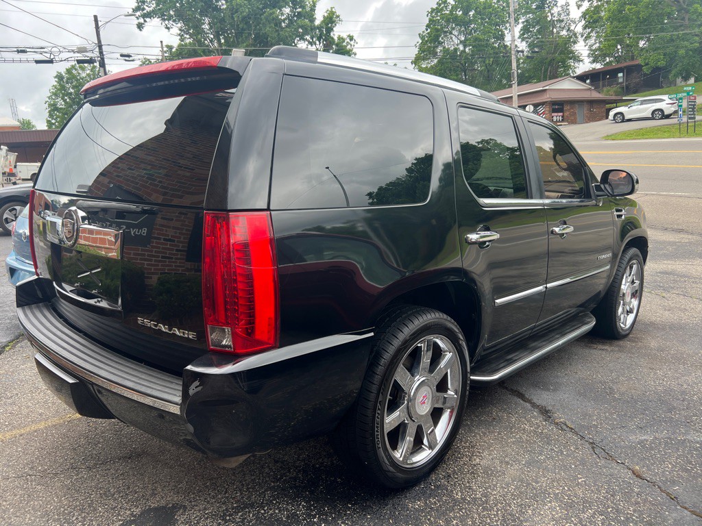 2010 Cadillac Escalade Image 20