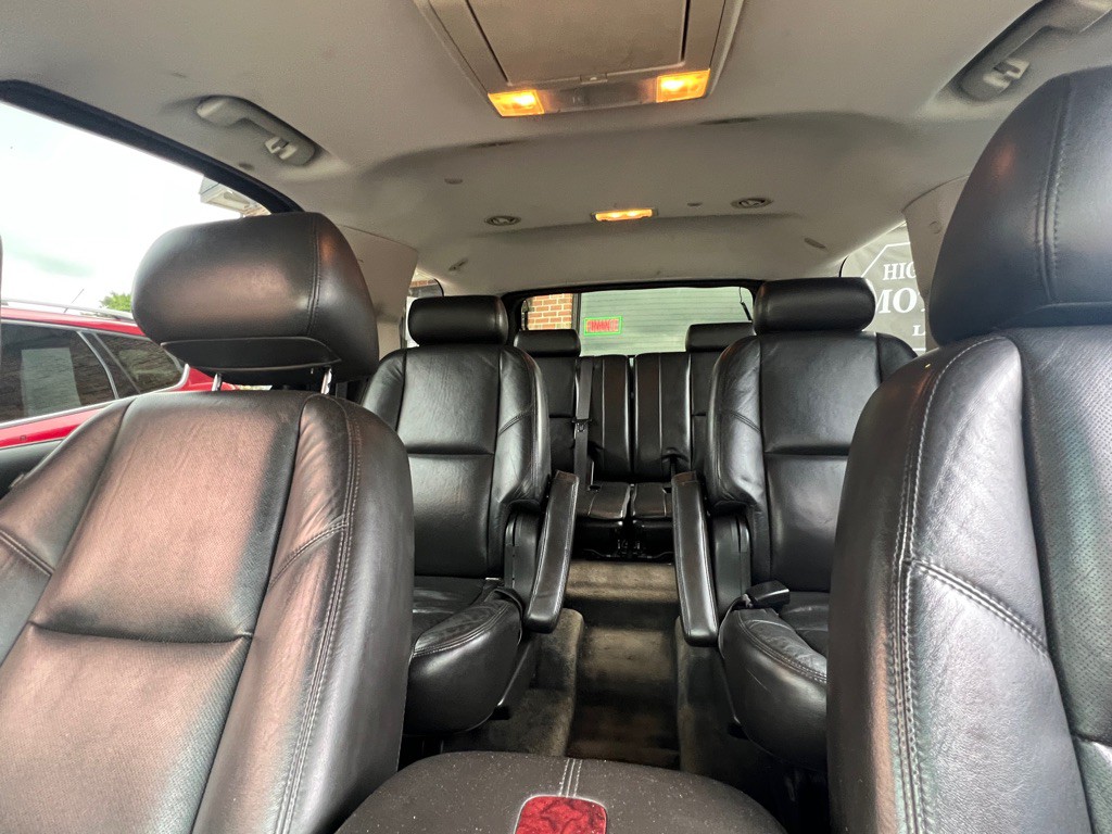 2010 Cadillac Escalade Image 26