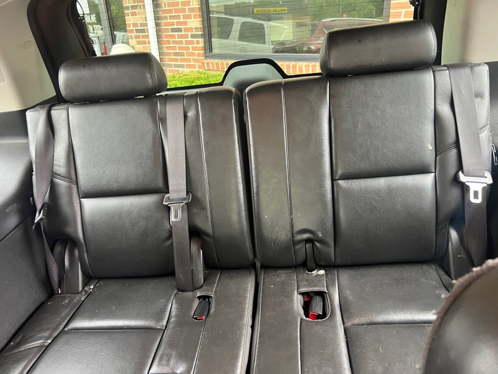 2010 Cadillac Escalade Image 29