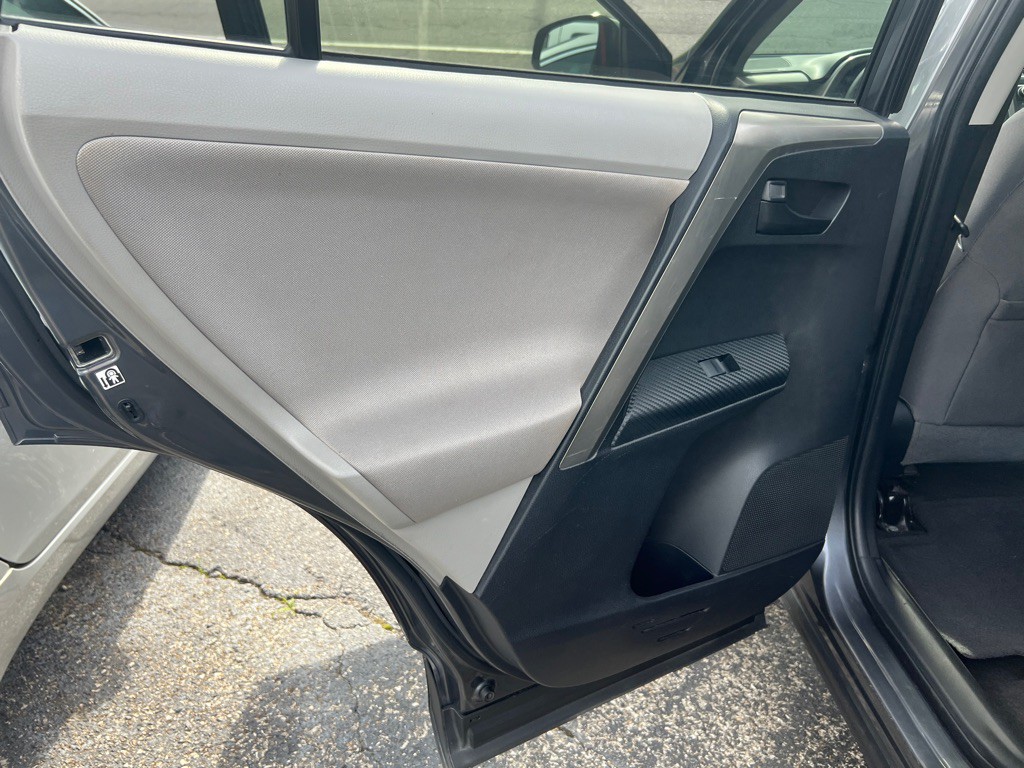 2013 Toyota Rav4 Image 16