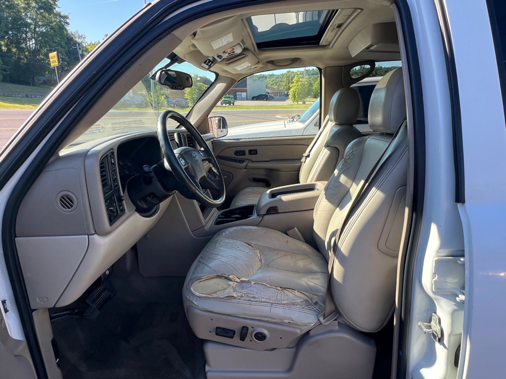 2005 Chevrolet Tahoe Image 13