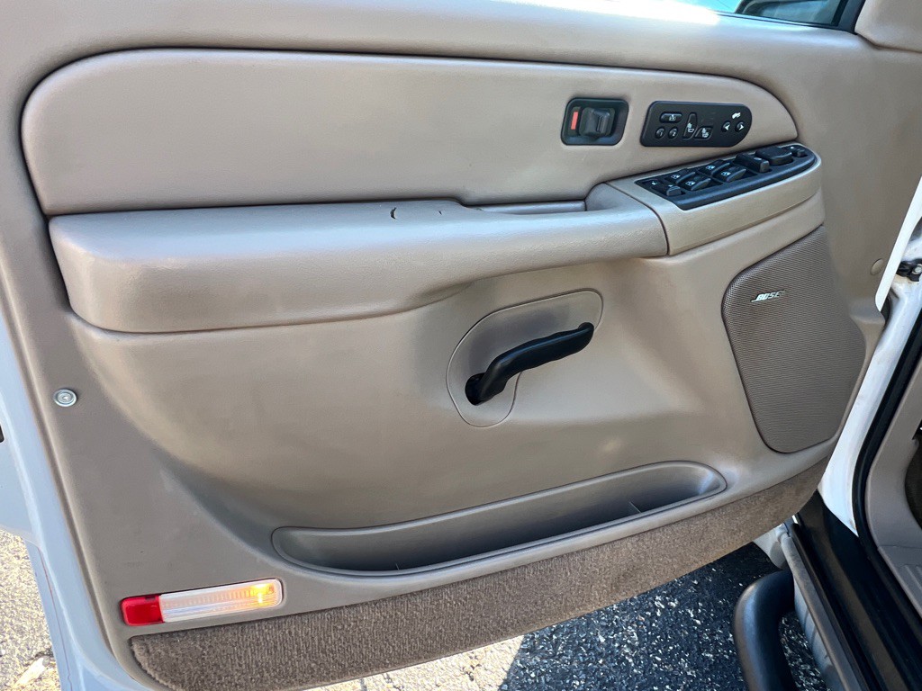 2005 Chevrolet Tahoe Image 14