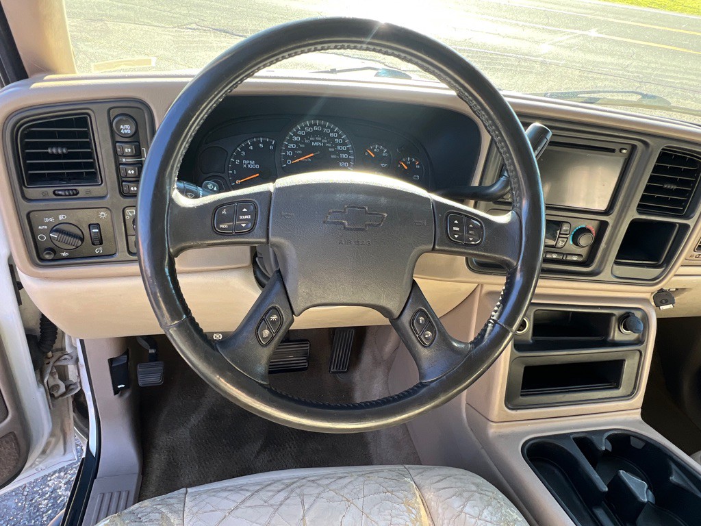 2005 Chevrolet Tahoe Image 15