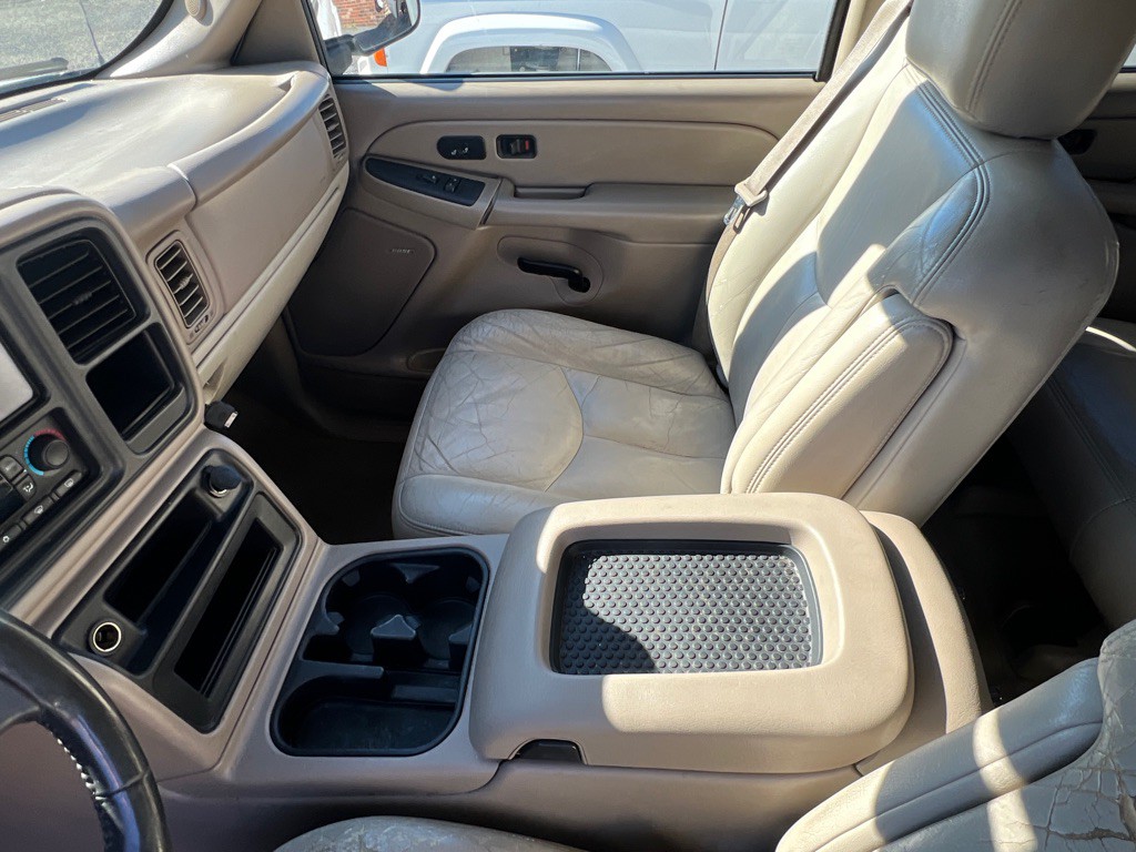 2005 Chevrolet Tahoe Image 16