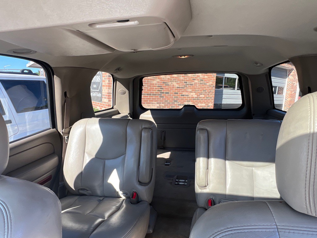 2005 Chevrolet Tahoe Image 17
