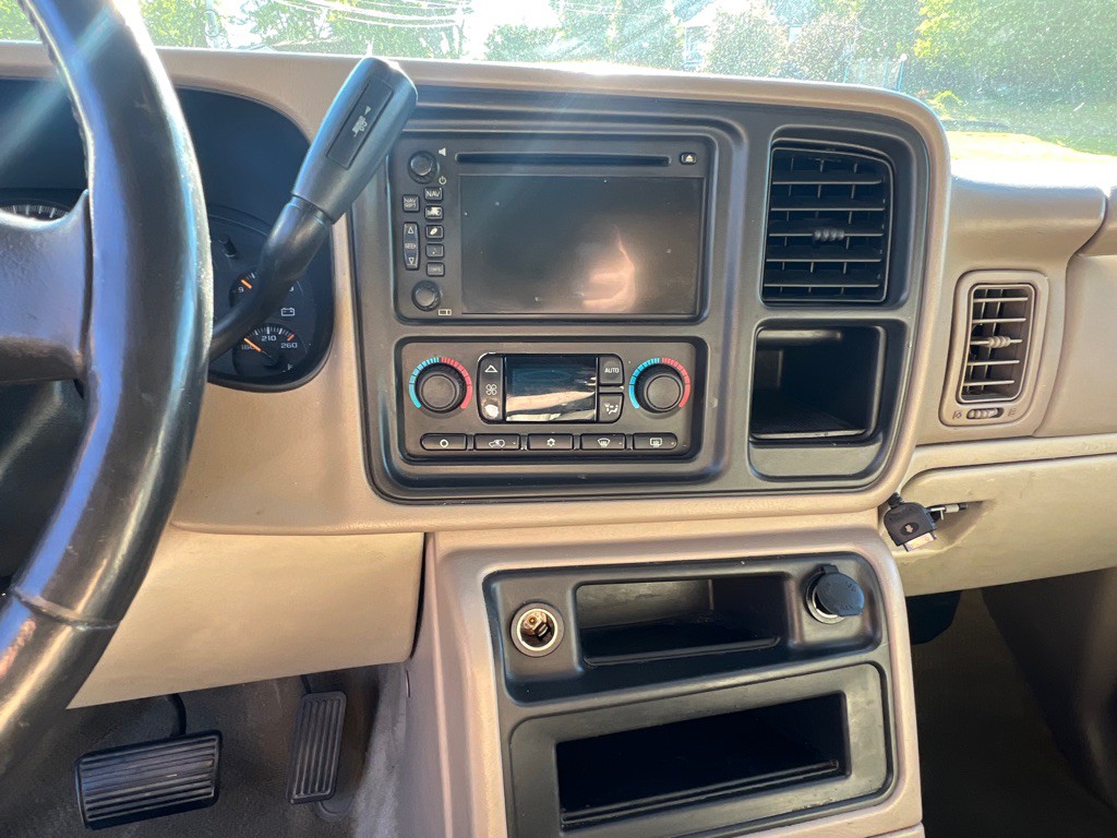 2005 Chevrolet Tahoe Image 19